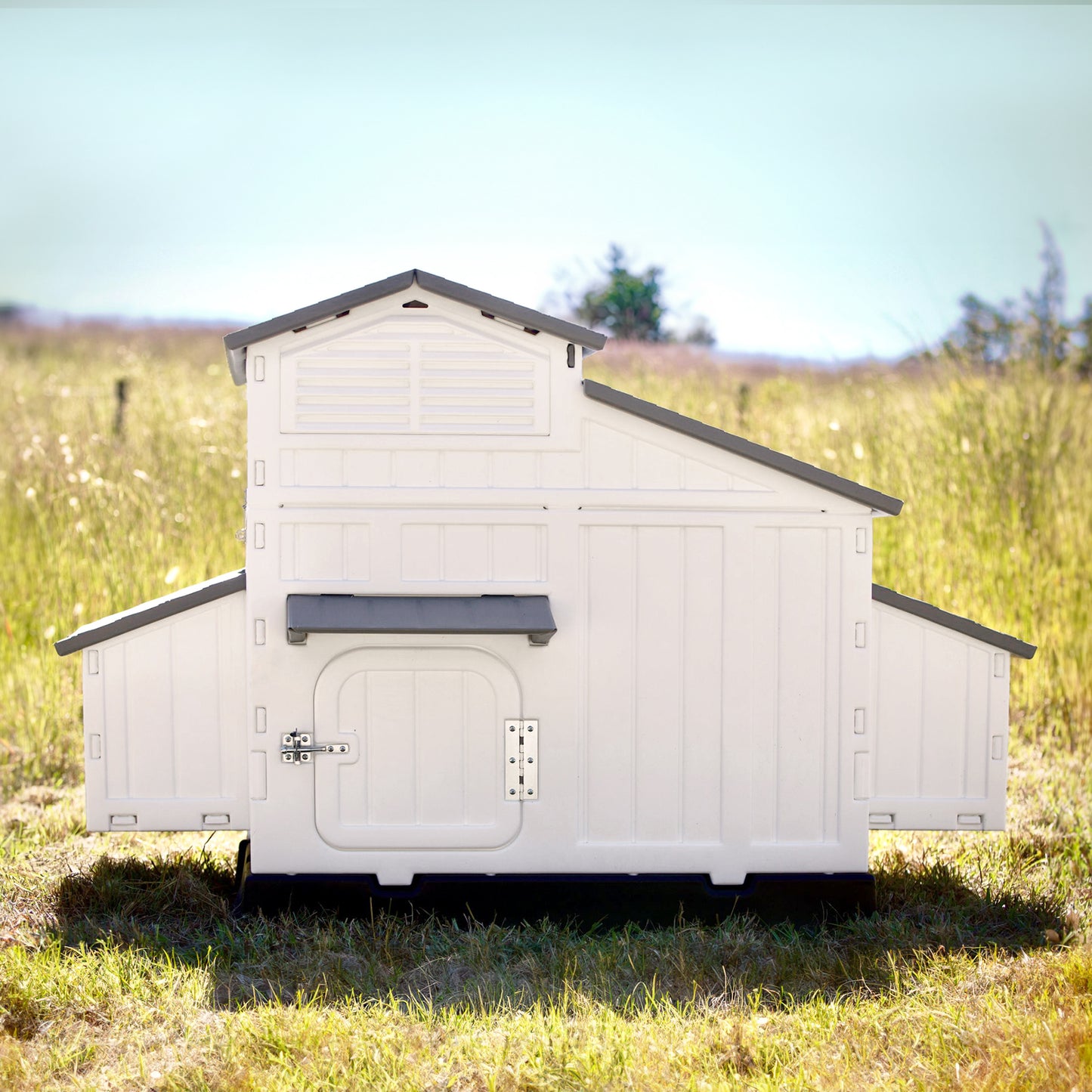 Snap Lock Formex Chicken Coop, Large (Up to 8 Chickens)