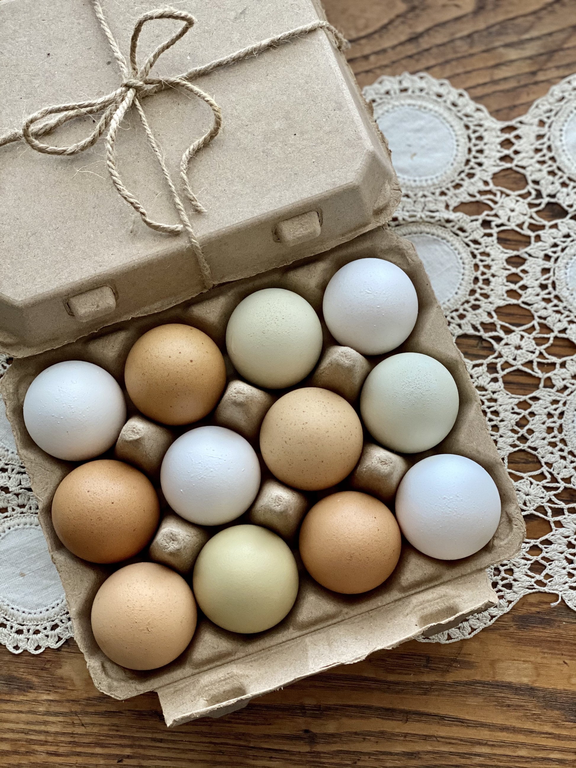 Half Dozen Egg Cartons - Henlay Blank Flat Top, Six Pack, 2 colors